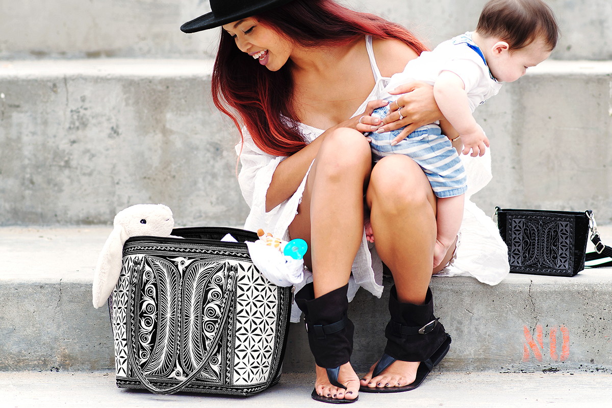 HarapanLargeBlackCreamandPasporSmallBlackGrey